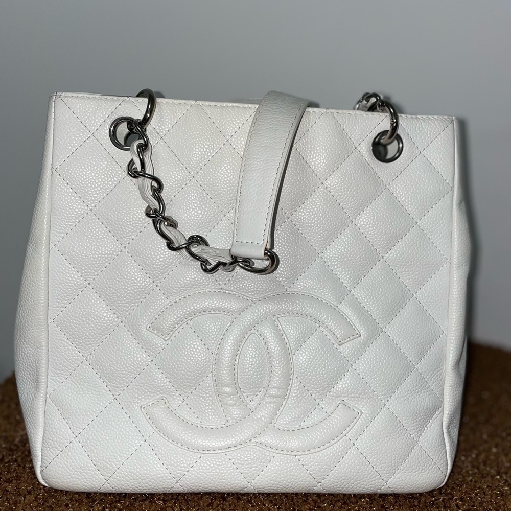 SOLD‼️Chanel Shopping Tote